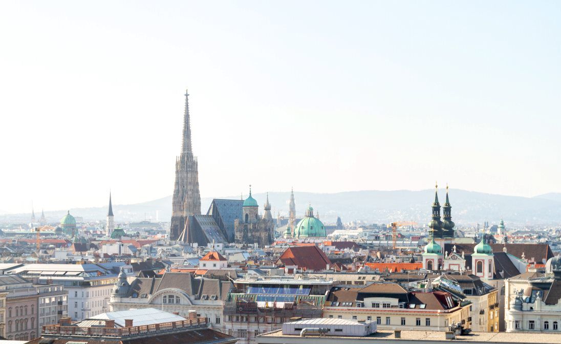 Im gelobten Land: ein Blick von Wien nach München – MUCBOOK