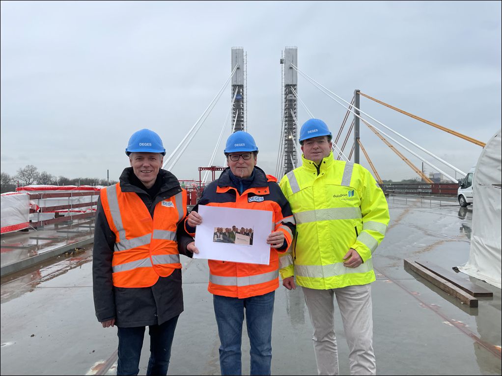 Neubau der A40-Rheinbrücke Neuenkamp: Brückenschlag über den Rhein