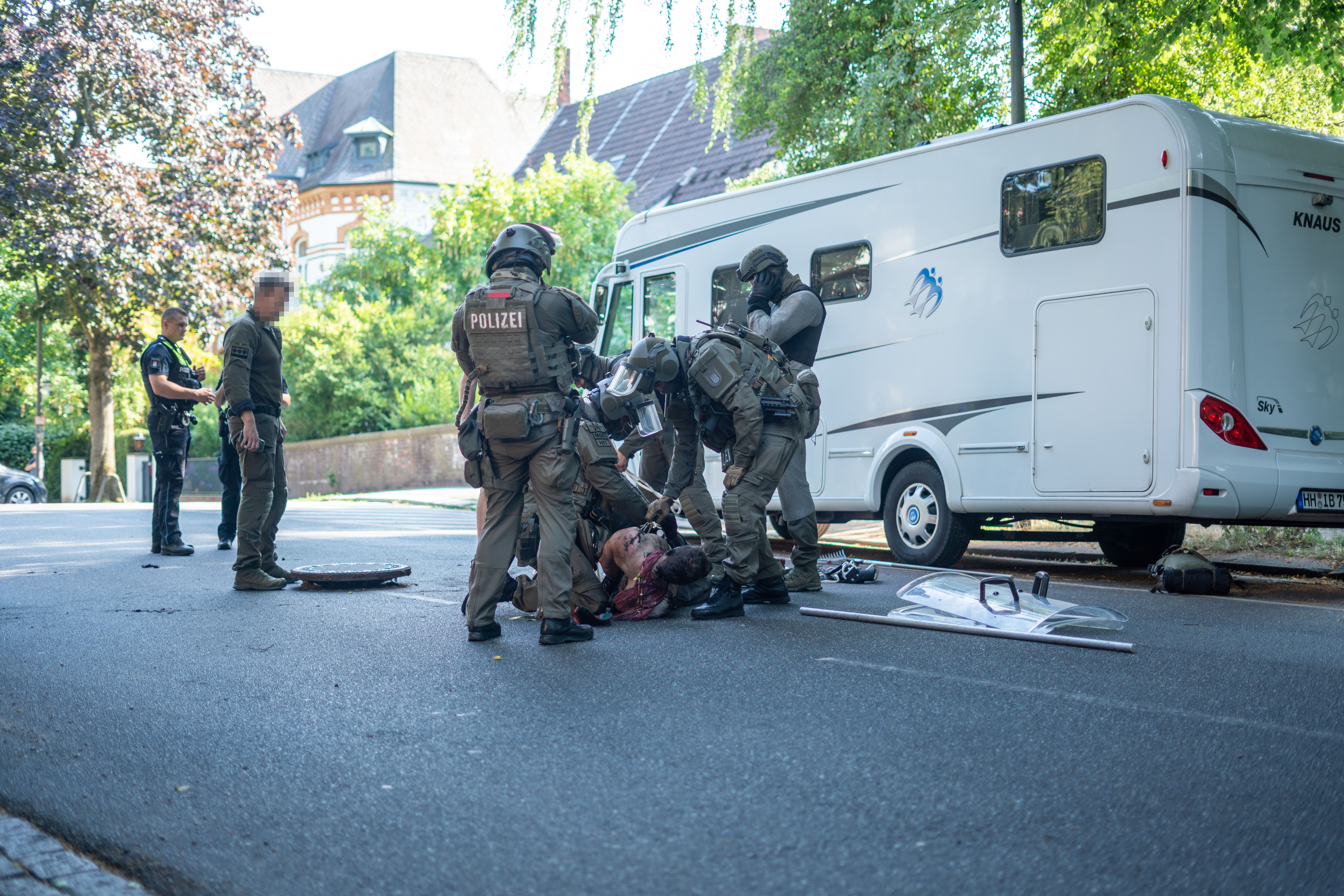 Hamburg: Mann bedroht seine Familie mit Messer - SEK im Einsatz