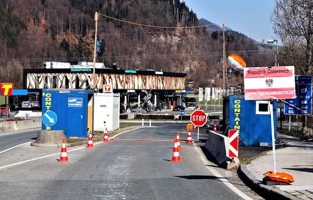 Regierung in Österreich auf Einreisebremse