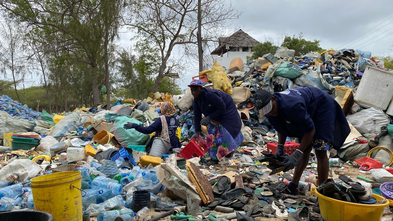 Recycling-Projekt in Kenia gegen die Plastikflut im Meer