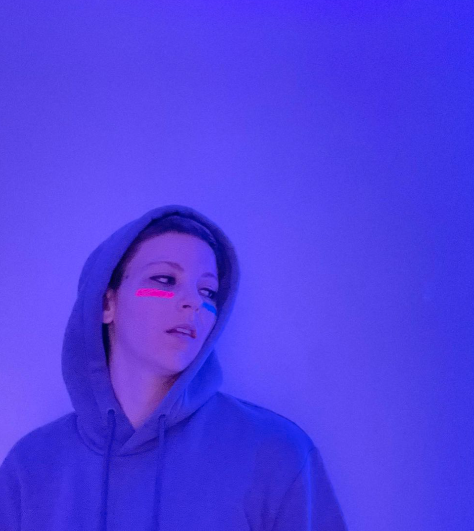 SER gets the ‘Green Light’ in her genre-melding ambient track