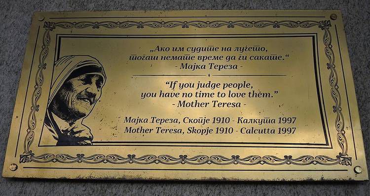 Plaque honouring Mother Teresa - The greatest lesson
