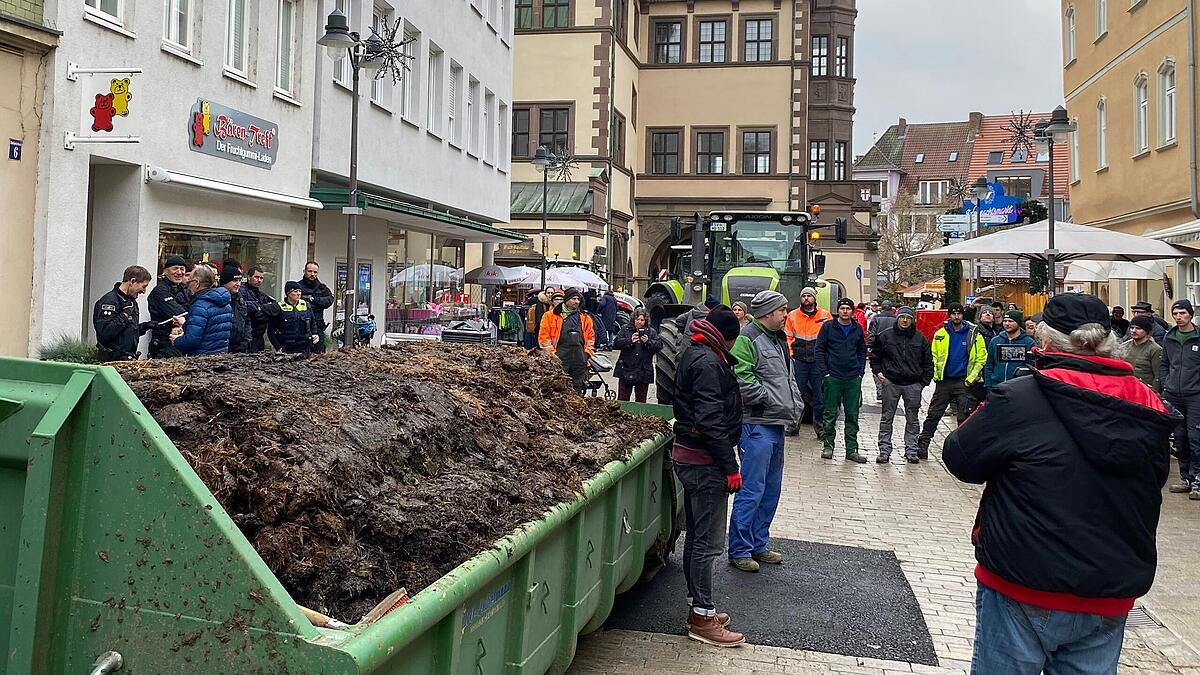 Unterfränkische Bauern protestieren in Schweinfurt gegen Kürzungen im Agrarbereich