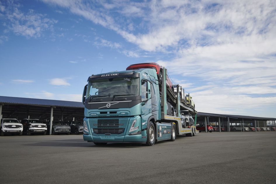 Colin-on-Cars - Volvo delivers first electric truck in South Africa
