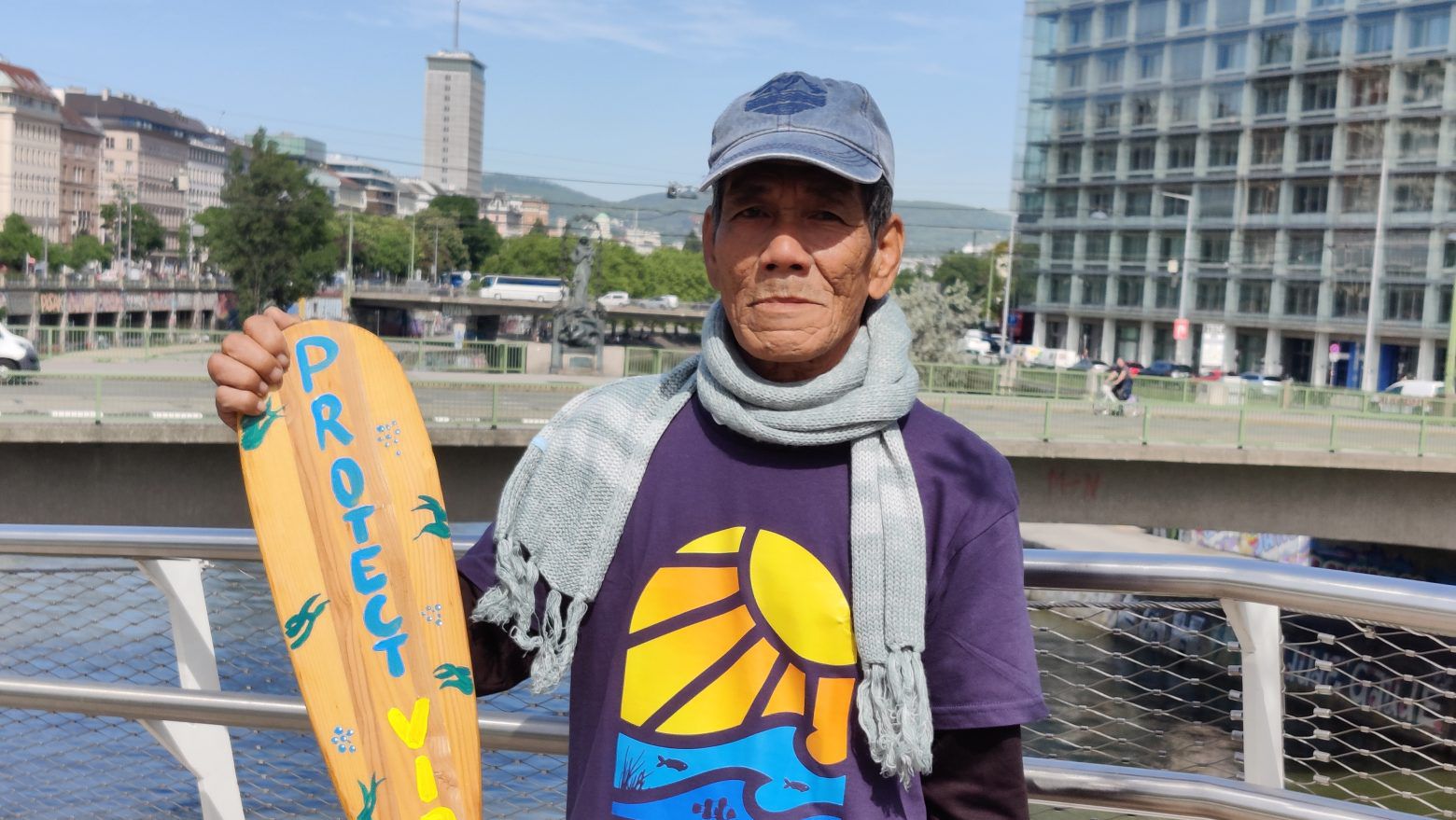 Warum dieser Fischer vom anderen Ende der Welt in Wien protestiert
