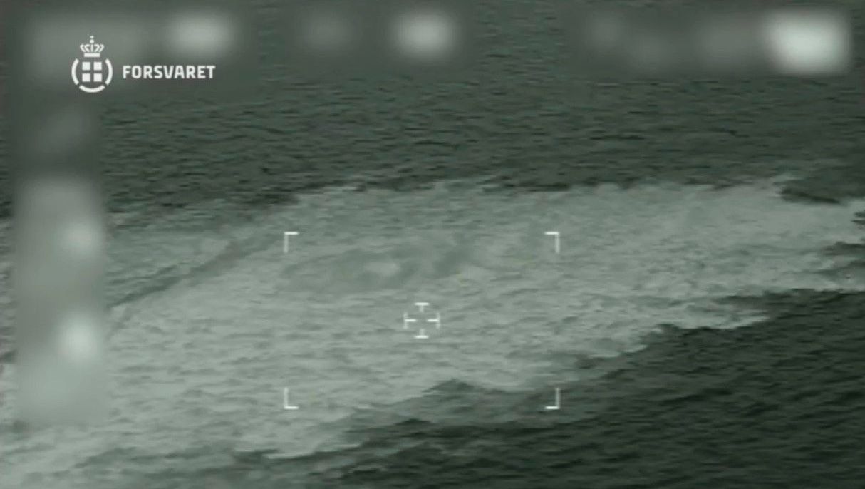 Luftbilder vom Meer über den beschädigten Pipelines: Die Ostsee blubbert