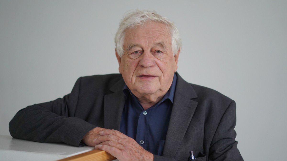 Historiker Wolfgang Benz im Interview zu Aiwanger und dem Flugblatt