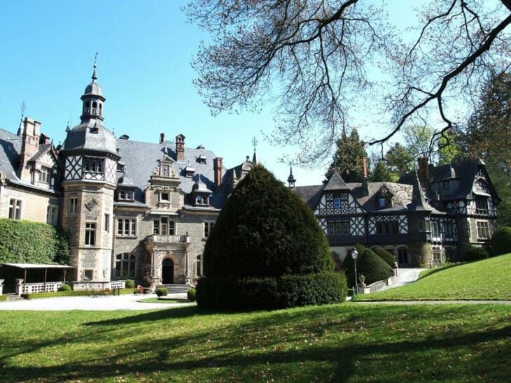 Etliche Grünflachen bieten Jung & Alt auf dem Schlossfest 2023 genügend Möglichkeiten, die gesamte Location auch von außen zu erkunden. | (c) pixabay