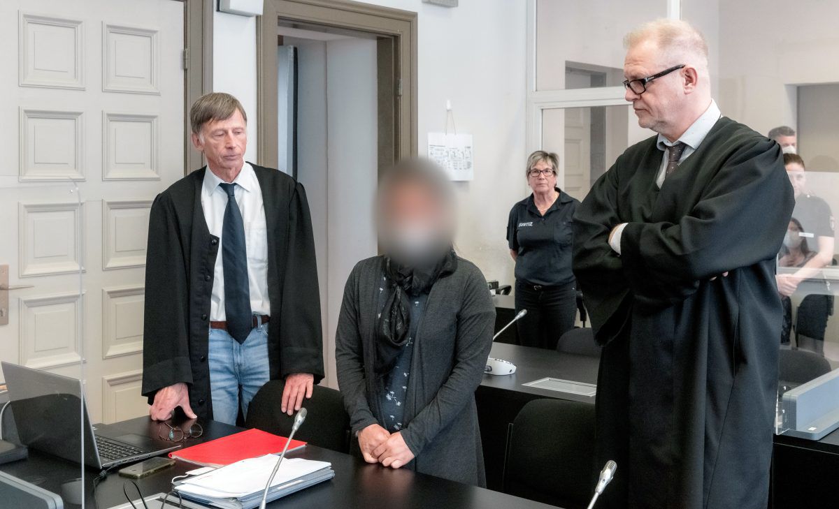 Hamburg: Sie hielt sich eine Sklavin und folterte - jetzt bekommt die IS-Frau DIESE Strafe