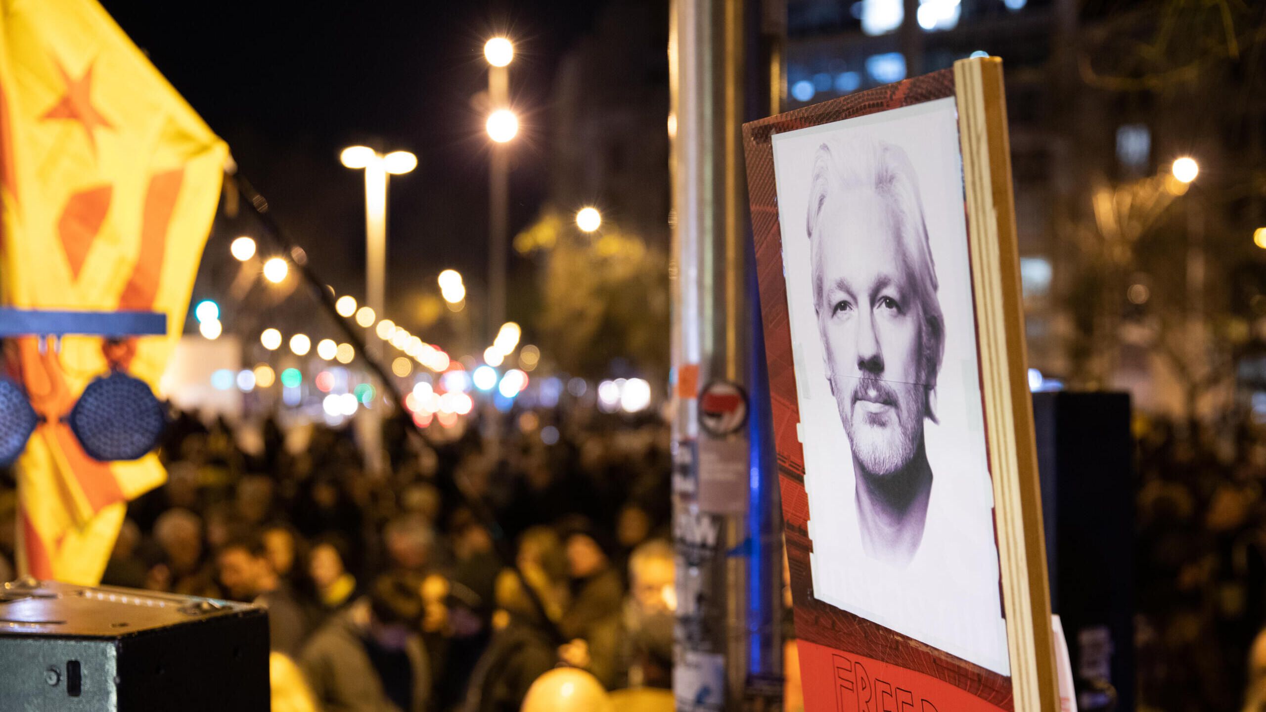 Britisches Gericht: Auslieferungsverbot für Assange gekippt