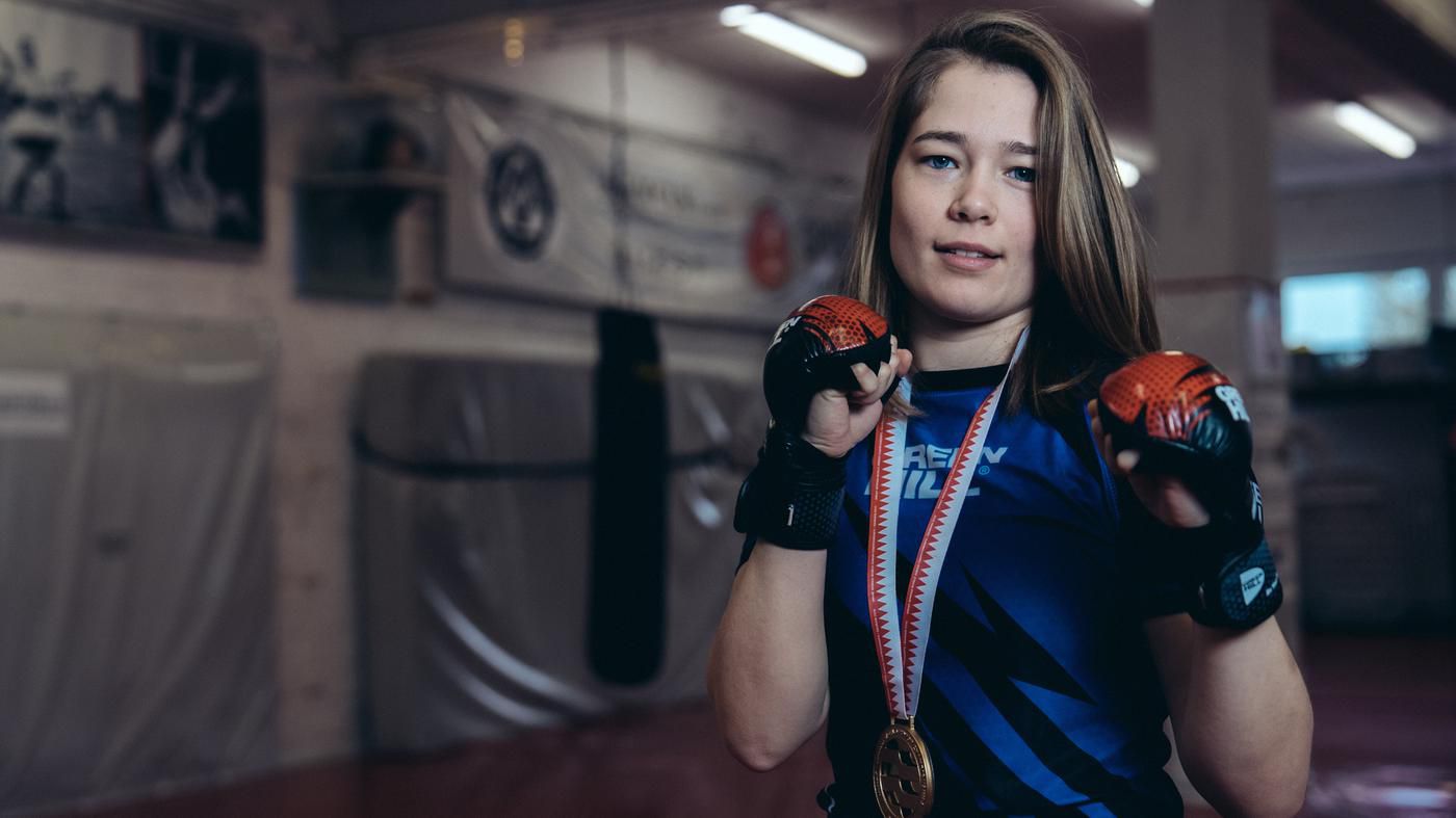 Zwischen Käfig und Medizinstudium: Anna Gaul kämpft gegen den umstrittenen Ruf vom MMA