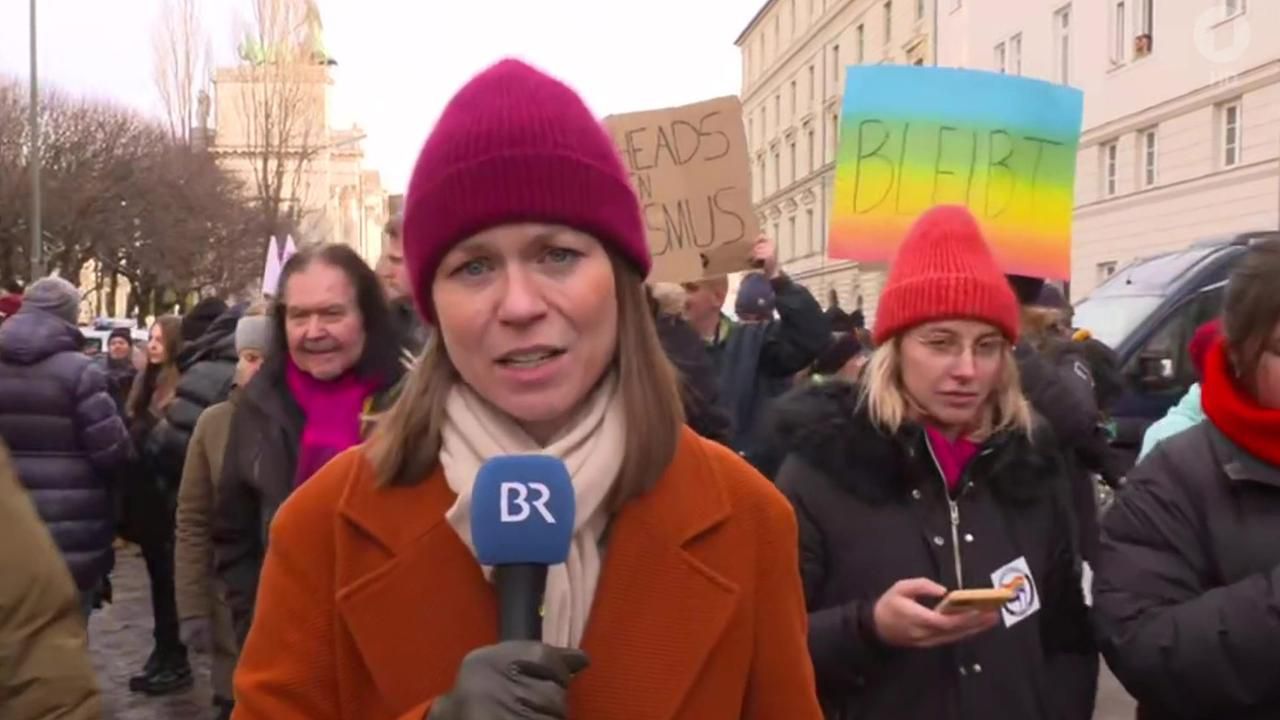"Der große Demozug ist abgesagt wegen Überfüllung", Christina Schmitt, BR, berichtet über die Demo gegen rechts aus München