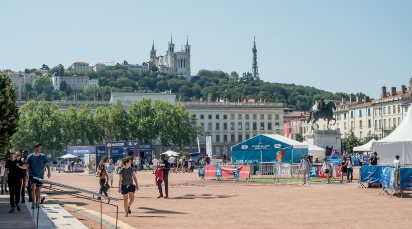 USA géint Holland: Andréck vun der Plaz