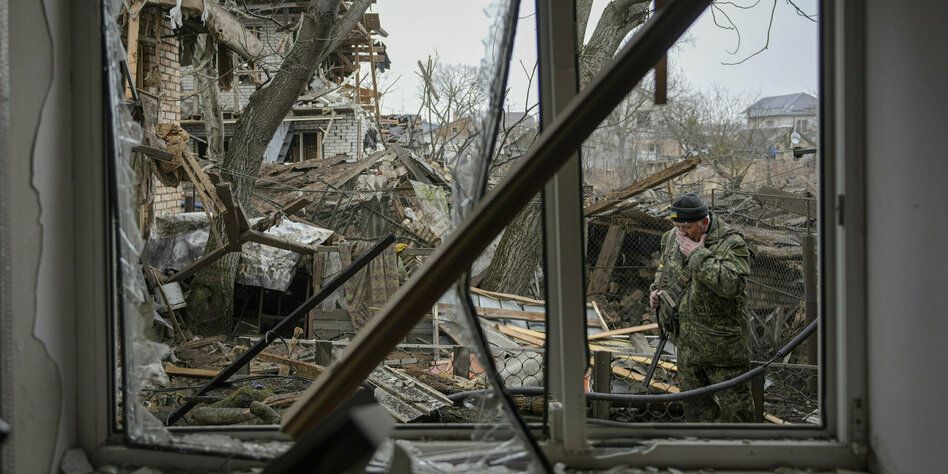 Kriegsschäden in der Ukraine: Verbrannte Erde