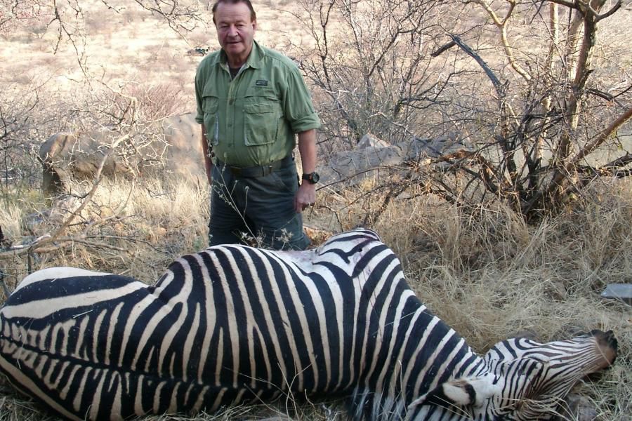 Der Mann, der so gerne große Tiere schießt