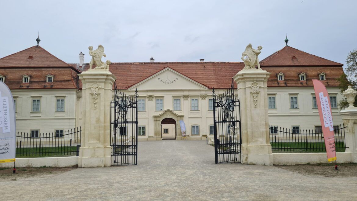 Schloss Marchegg: Von Störchen und anderen Marchfeld-Geheimnissen