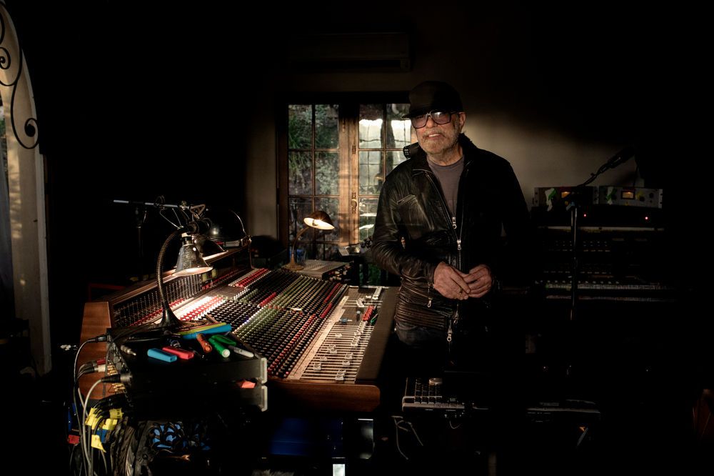 Daniel Lanois (Interview): "We want to build things that haven't been heard before"