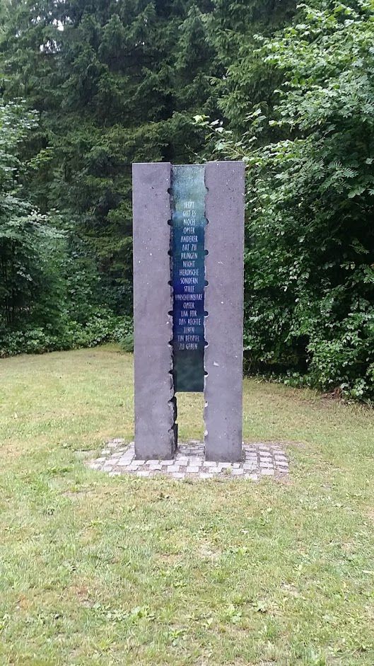 Gustav-Landauer-Stele am Waldfriedhof fertig gestellt