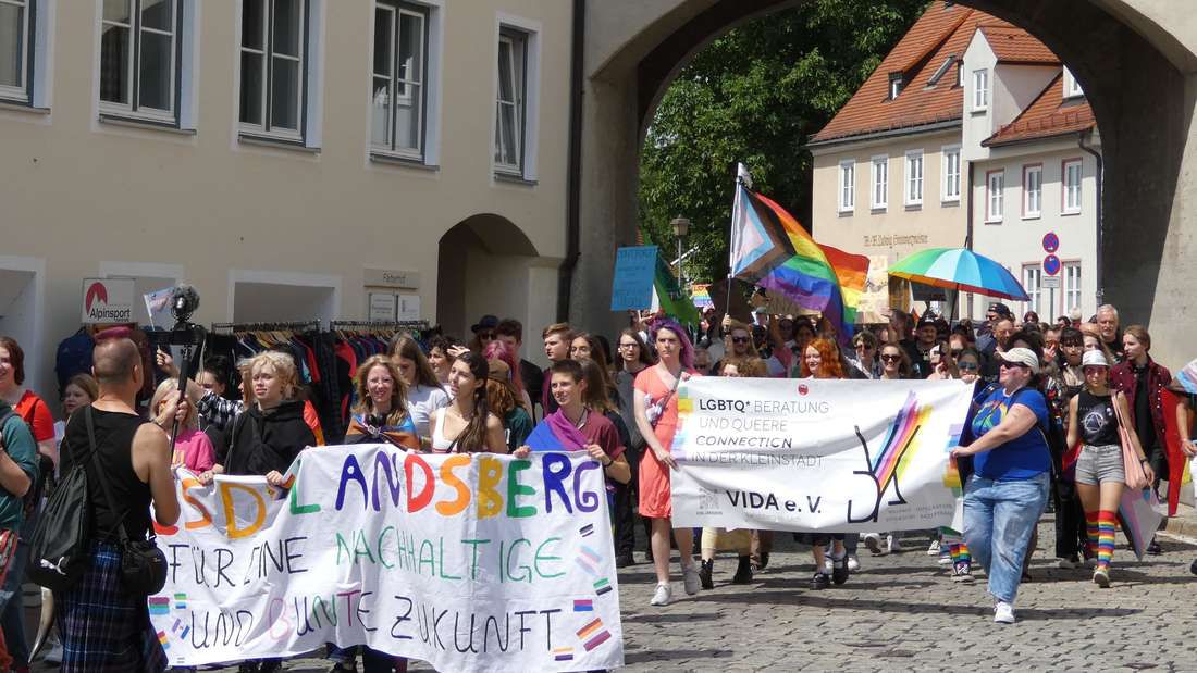 Bunte Vielfalt: friedliche Premiere für den CSD Landsberg
